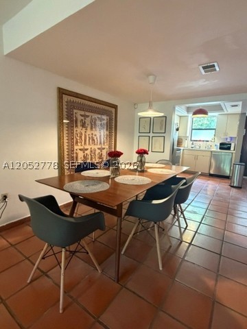 HARBOUR CLUB VILLAS CONDO - Residential