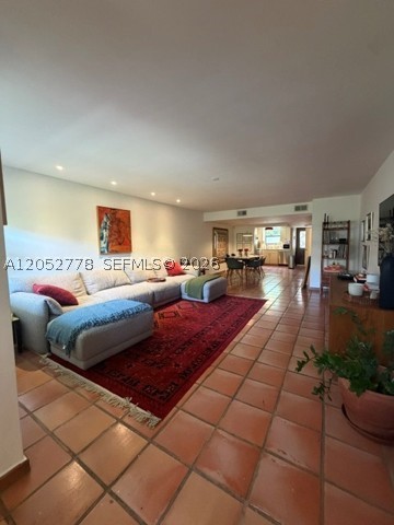 HARBOUR CLUB VILLAS CONDO - Residential