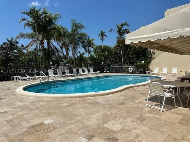 HARBOUR CLUB VILLAS CONDO - Residential