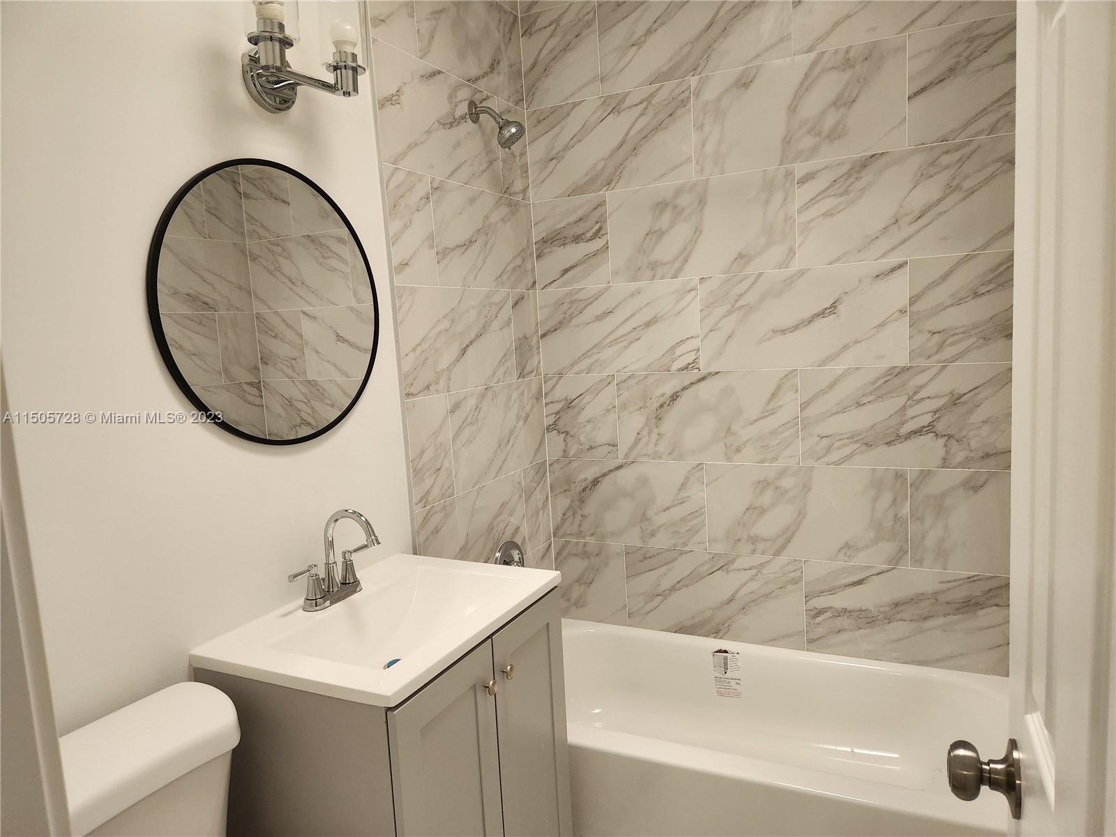 MARSEILLES DECO CONDO - Residential Lease