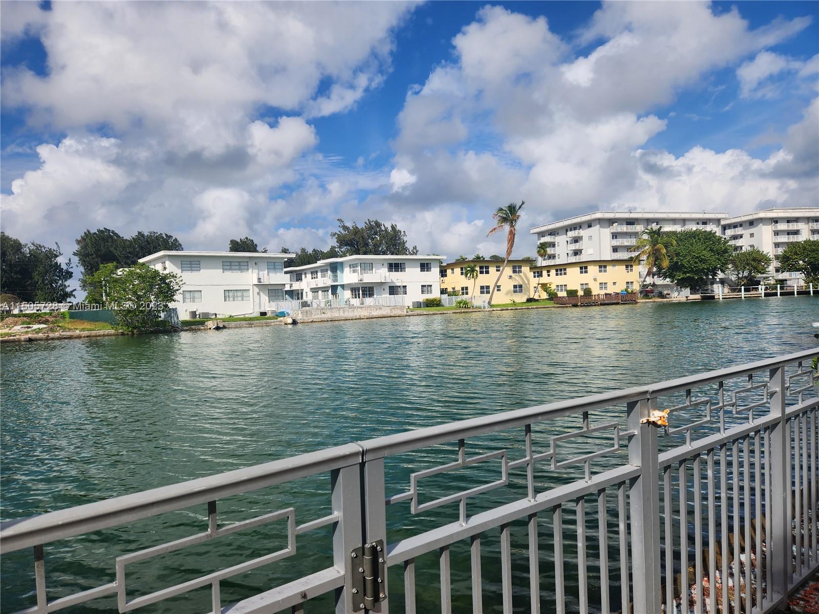 MARSEILLES DECO CONDO - Residential Lease
