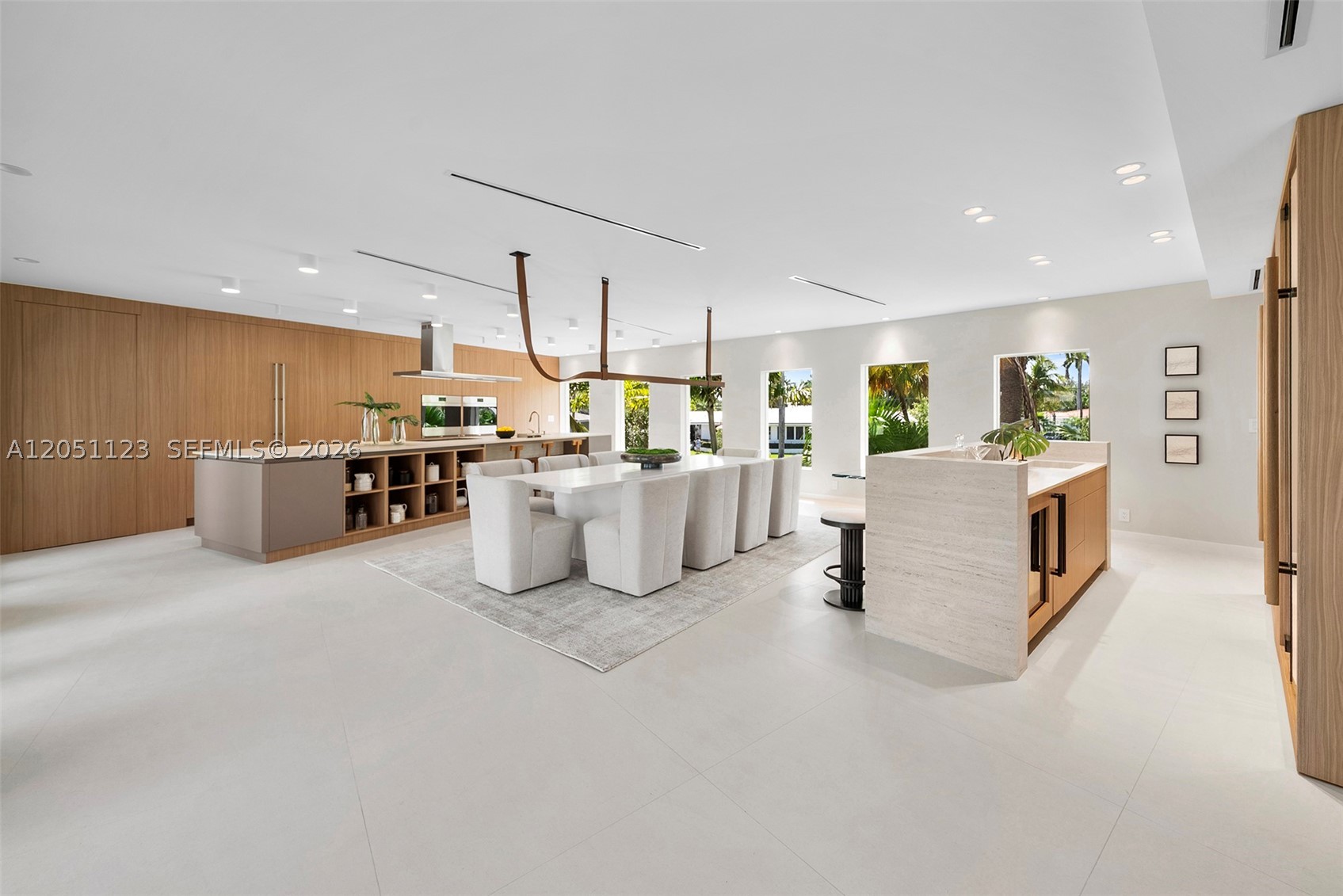 HOLLYWOOD LAKES SECTION - Residential