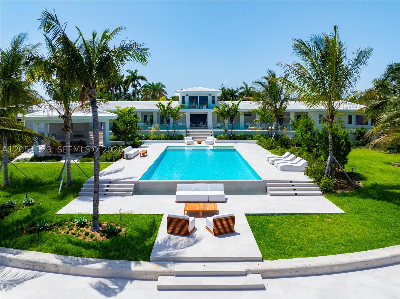 HOLLYWOOD LAKES SECTION - Residential