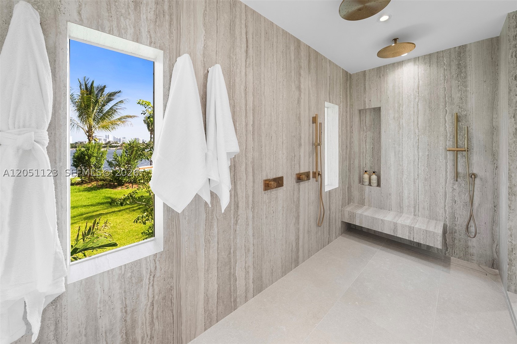 HOLLYWOOD LAKES SECTION - Residential