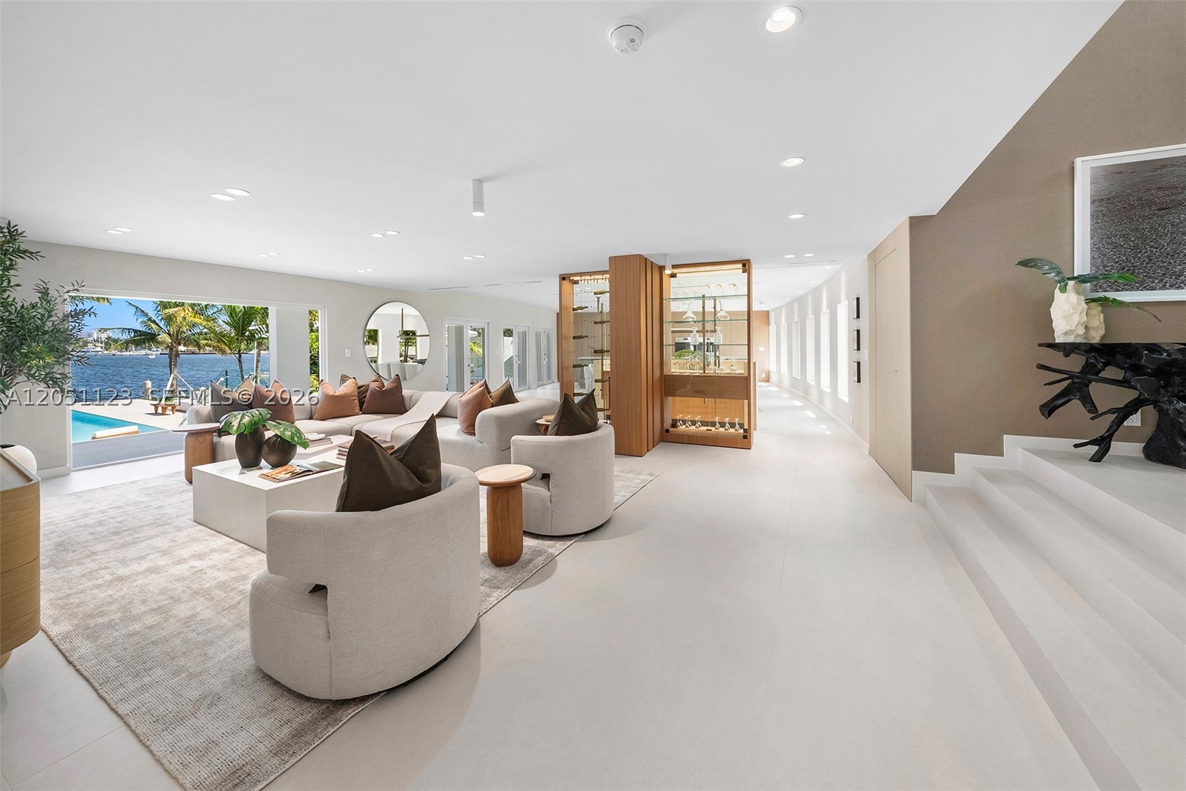 HOLLYWOOD LAKES SECTION - Residential