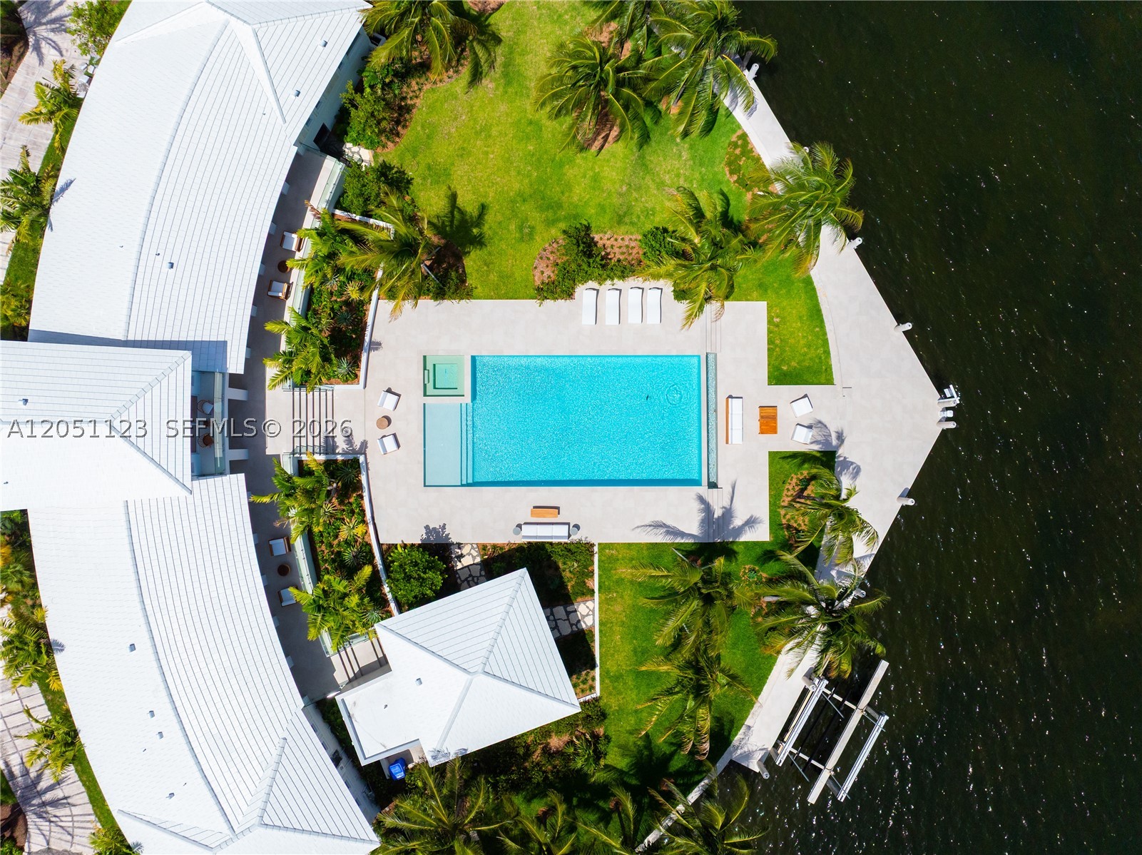 HOLLYWOOD LAKES SECTION - Residential