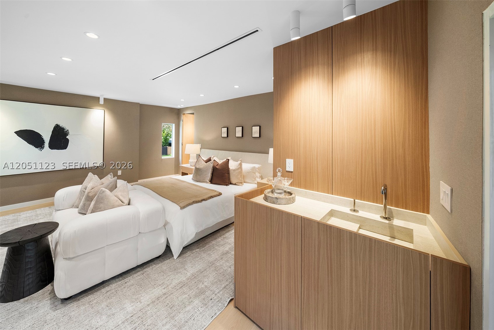 HOLLYWOOD LAKES SECTION - Residential