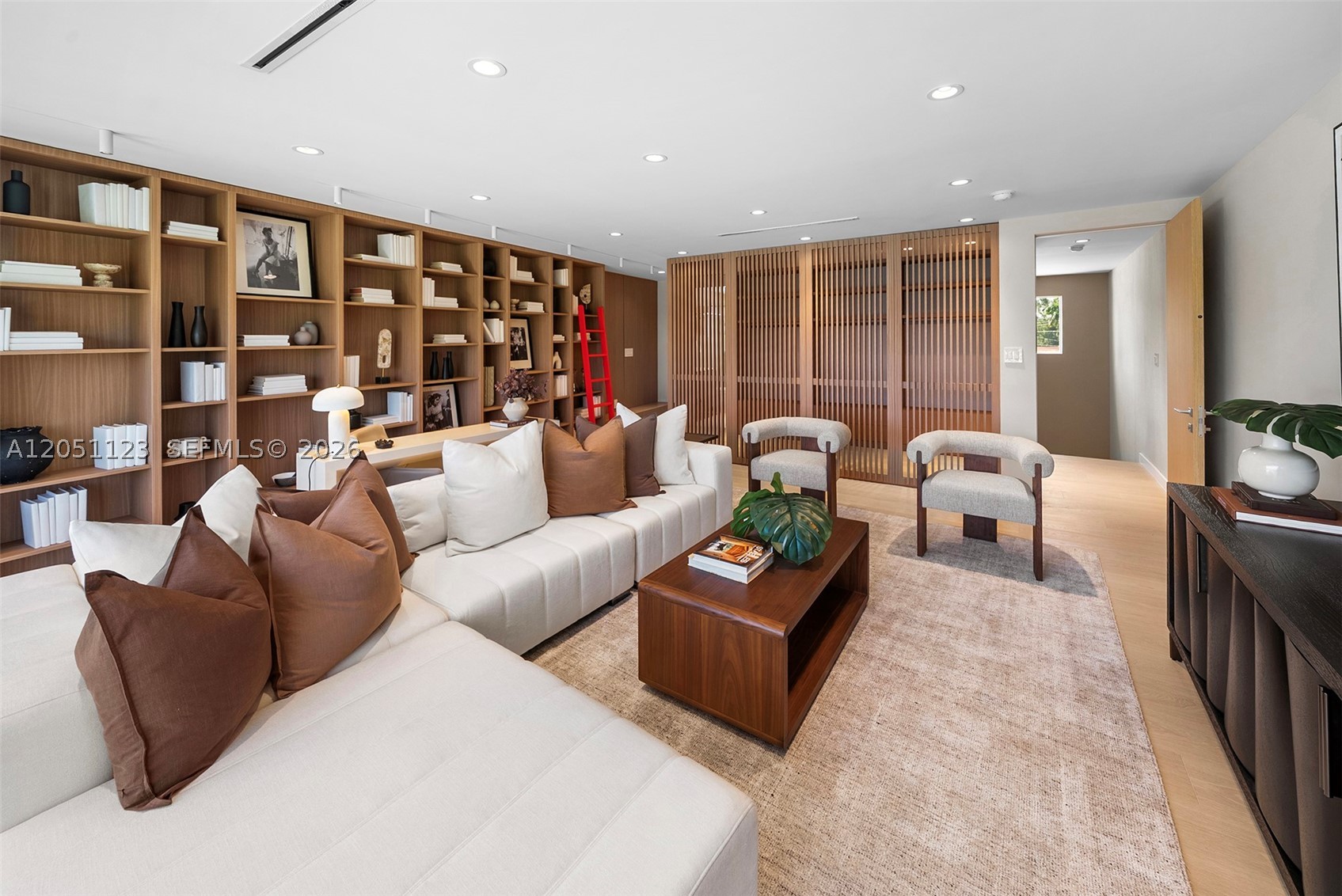 HOLLYWOOD LAKES SECTION - Residential