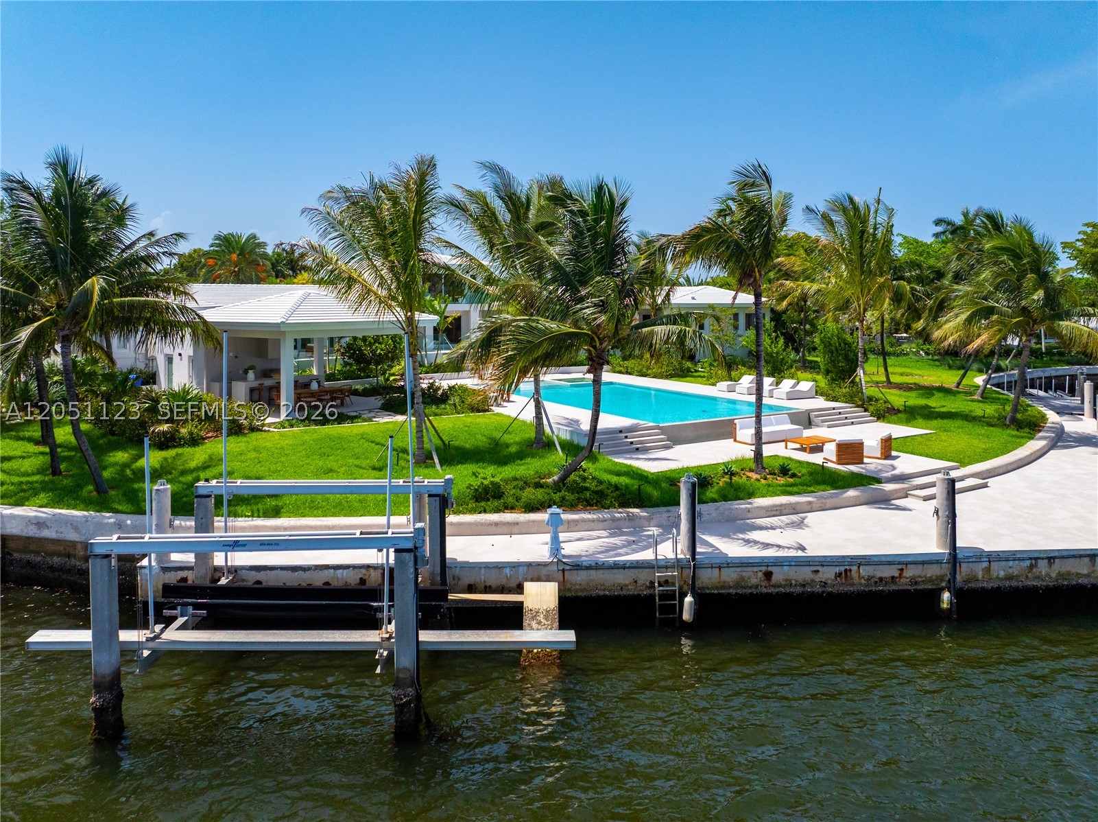 HOLLYWOOD LAKES SECTION - Residential