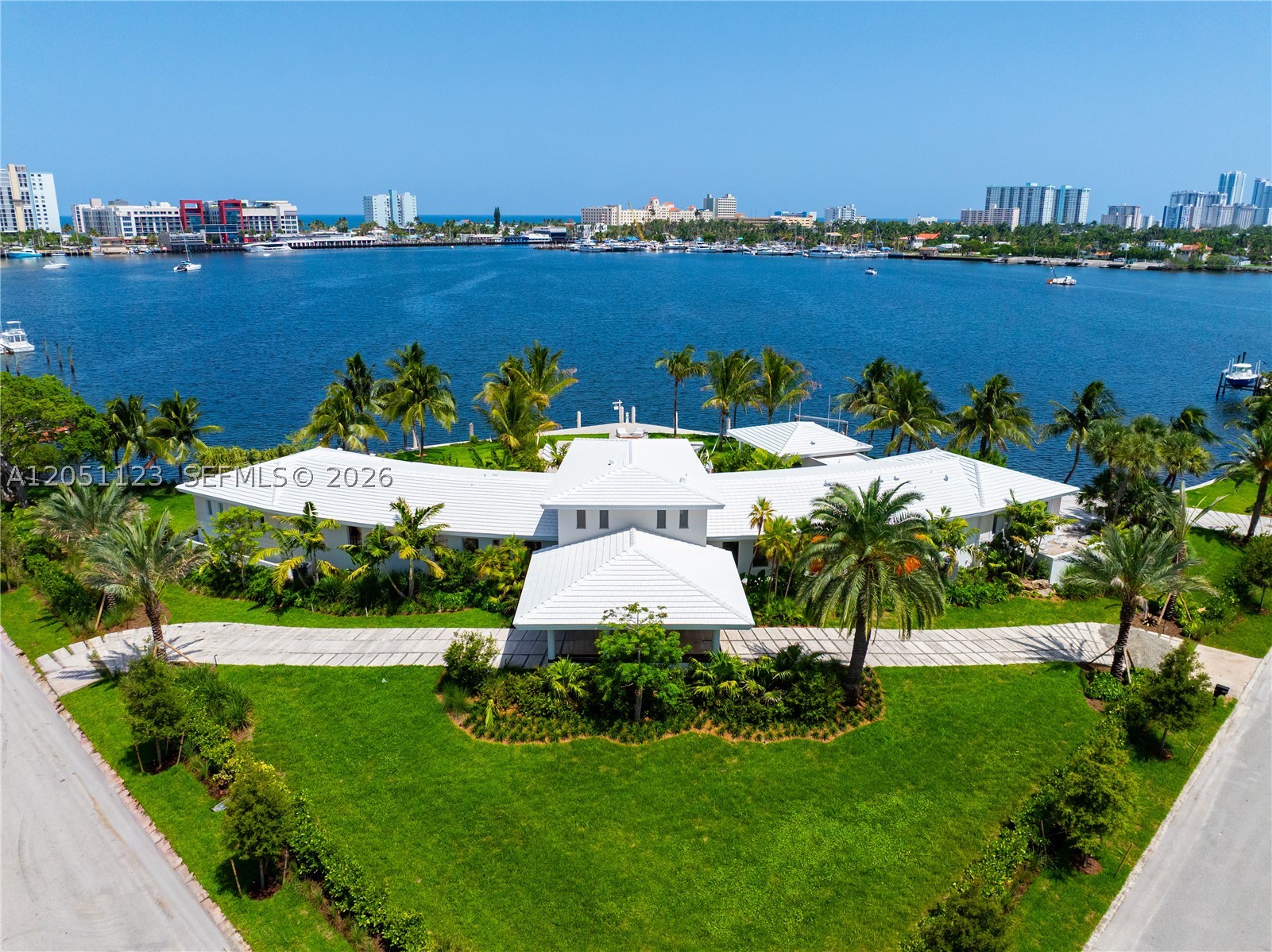 HOLLYWOOD LAKES SECTION - Residential