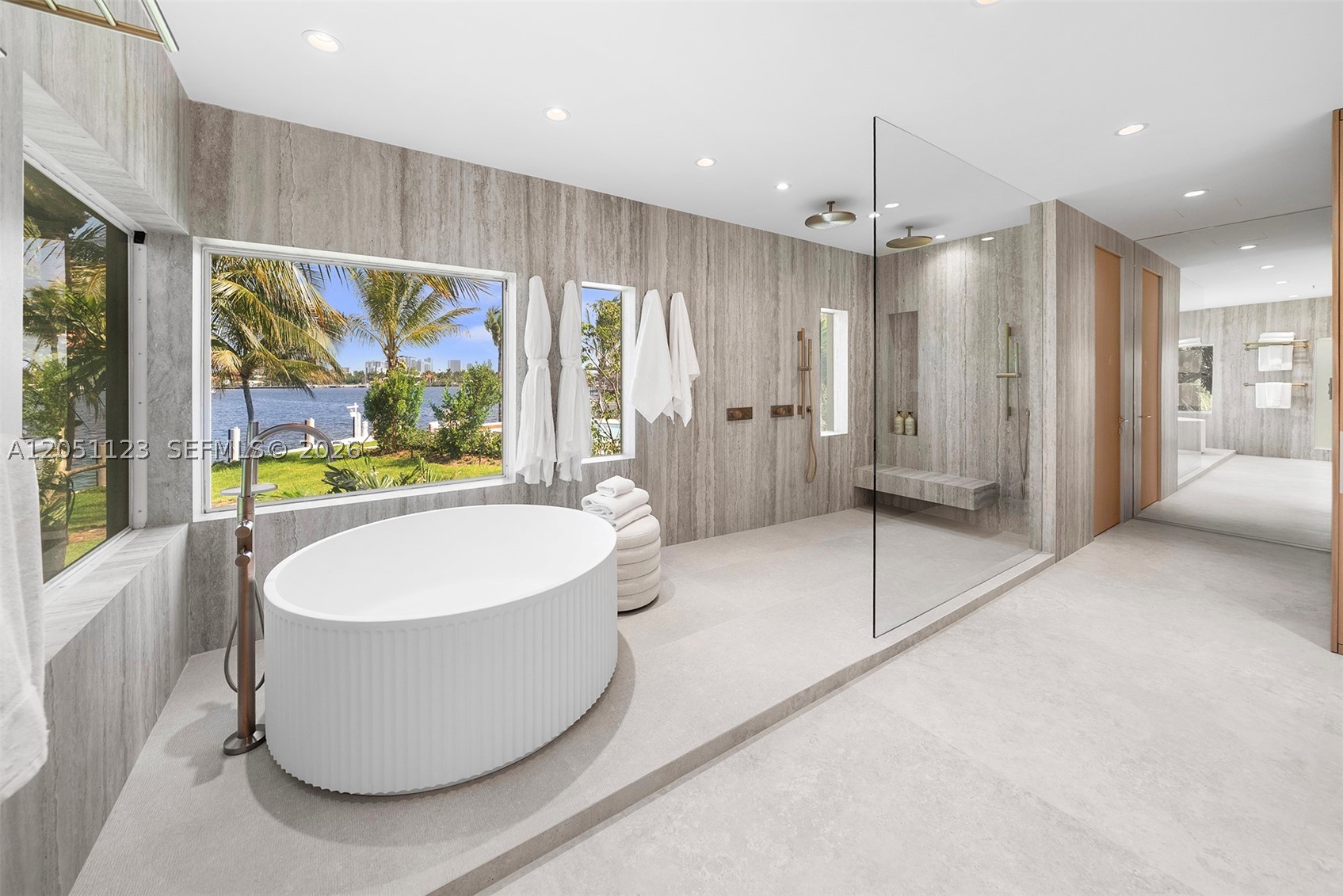 HOLLYWOOD LAKES SECTION - Residential