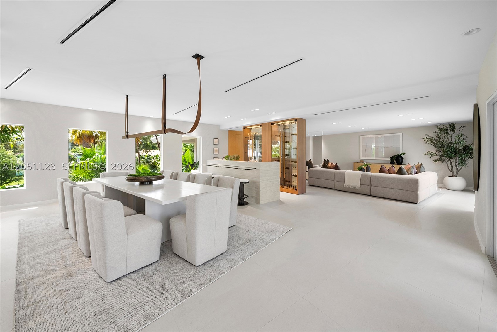HOLLYWOOD LAKES SECTION - Residential
