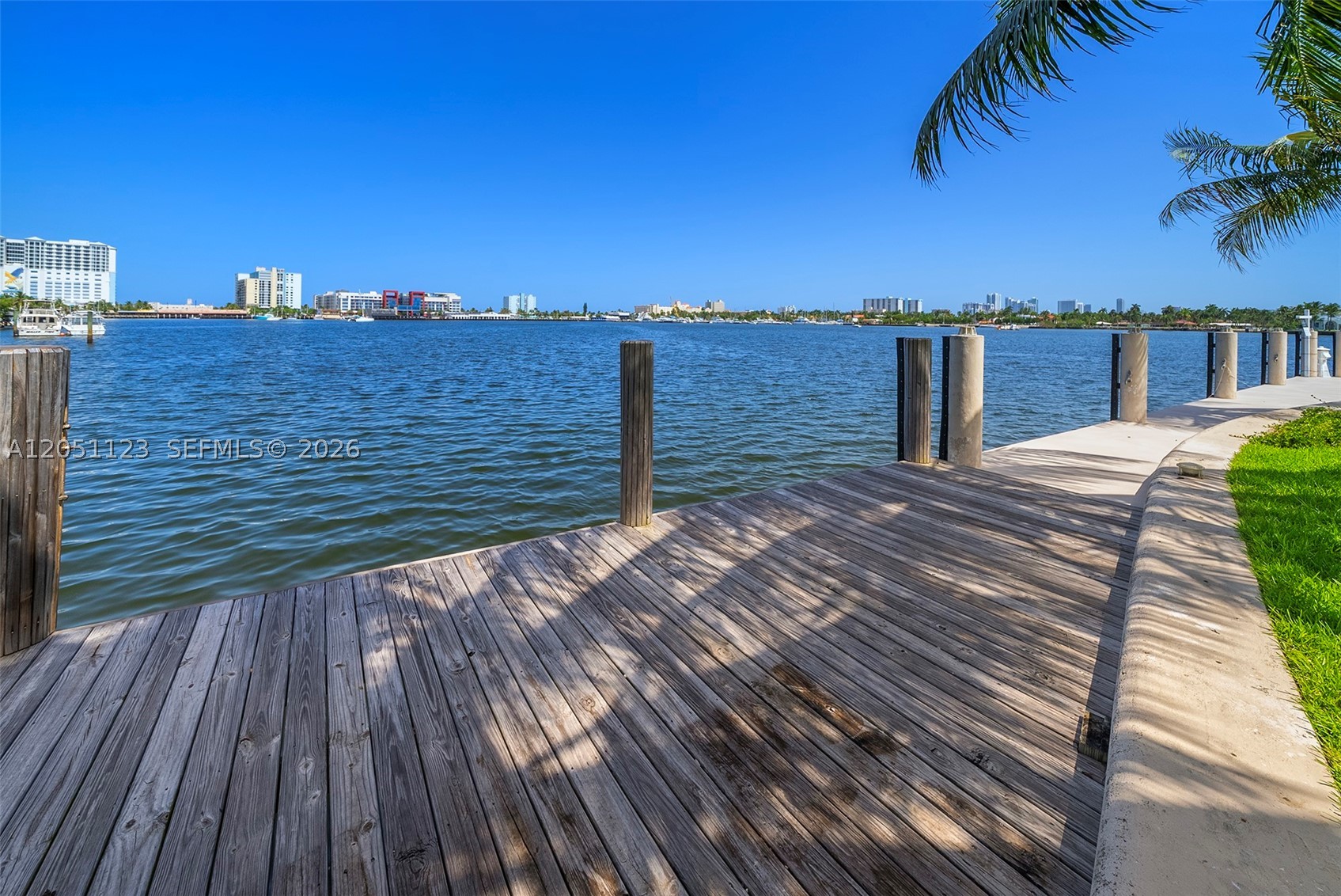 HOLLYWOOD LAKES SECTION - Residential