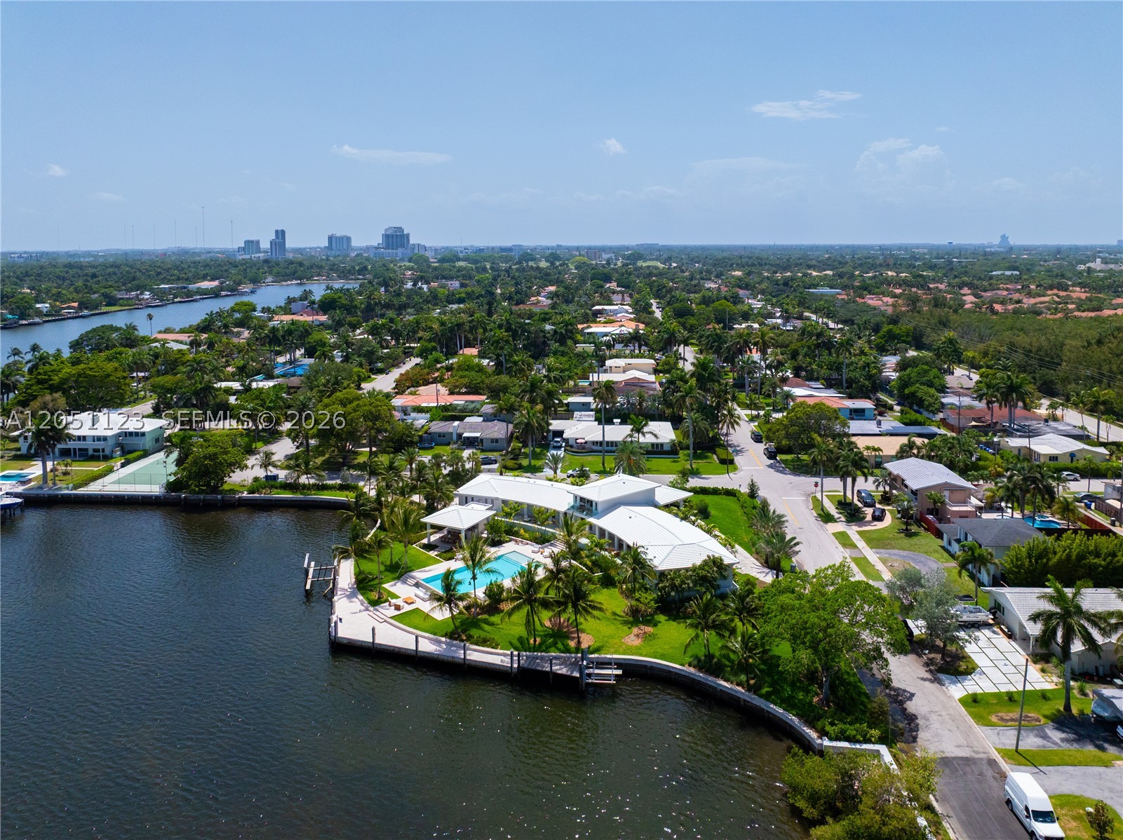 HOLLYWOOD LAKES SECTION - Residential