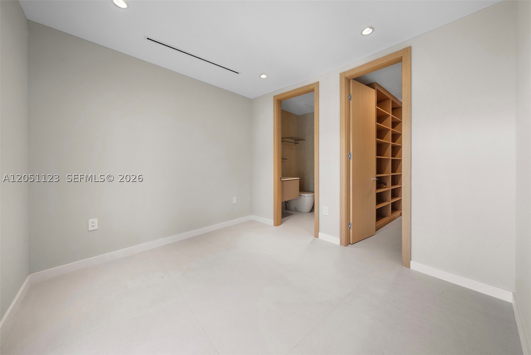 HOLLYWOOD LAKES SECTION - Residential