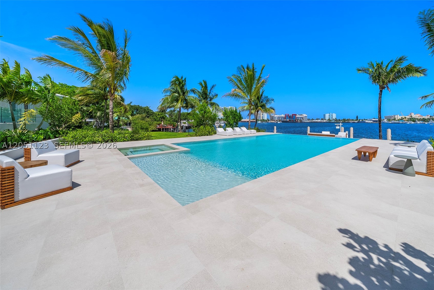 HOLLYWOOD LAKES SECTION - Residential