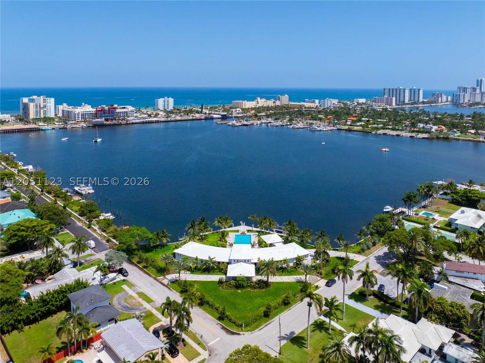 HOLLYWOOD LAKES SECTION - Residential