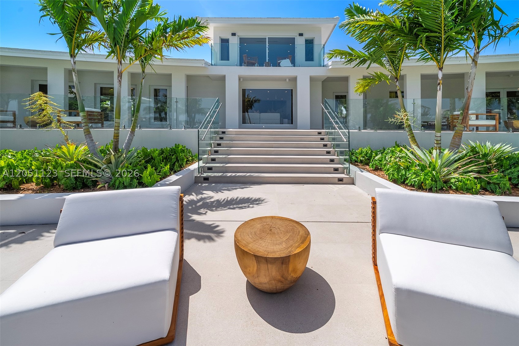 HOLLYWOOD LAKES SECTION - Residential