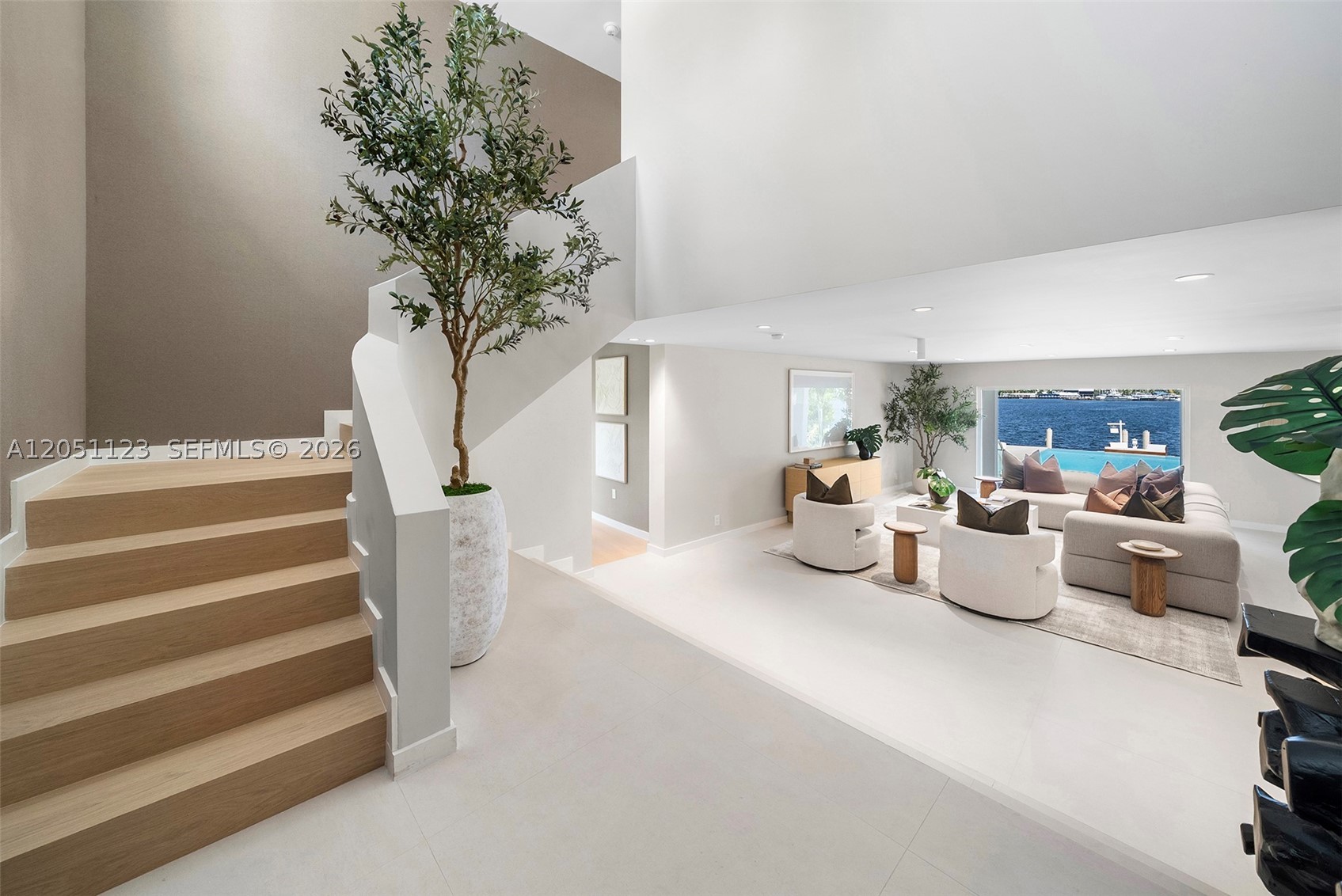 HOLLYWOOD LAKES SECTION - Residential
