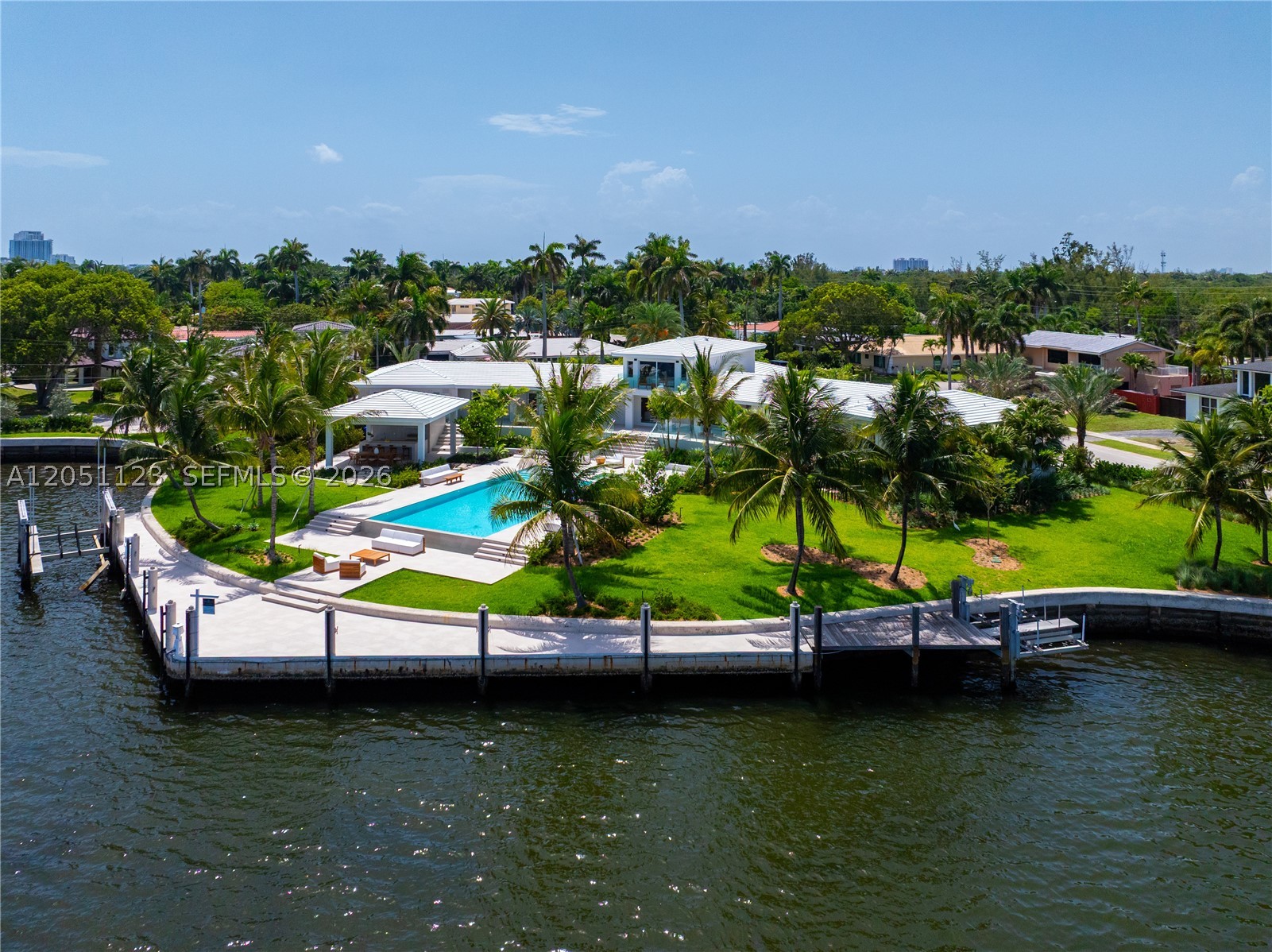 HOLLYWOOD LAKES SECTION - Residential