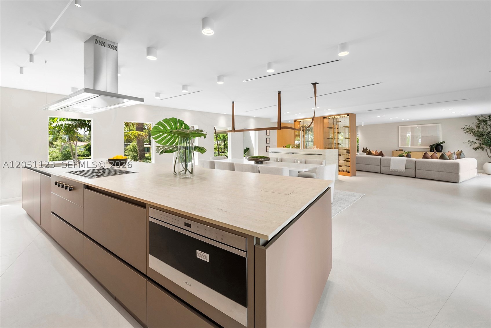 HOLLYWOOD LAKES SECTION - Residential