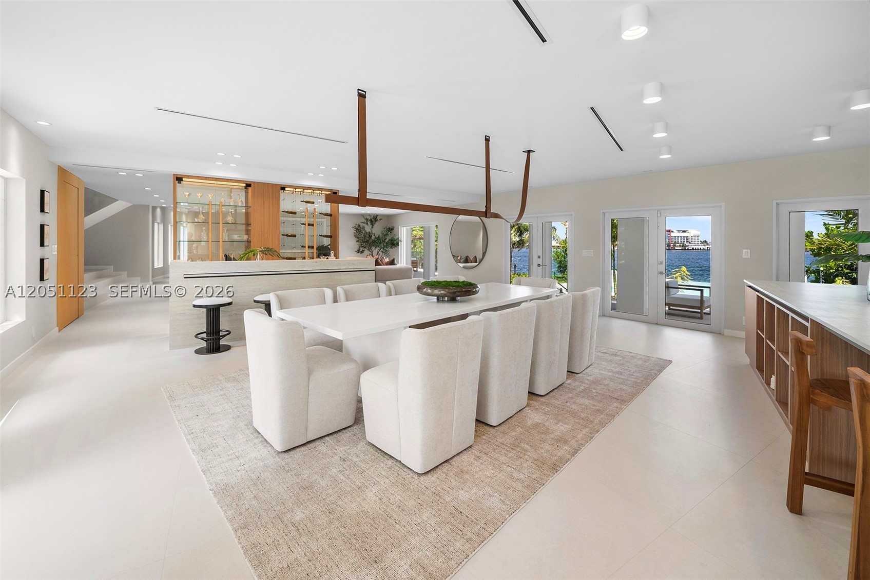 HOLLYWOOD LAKES SECTION - Residential