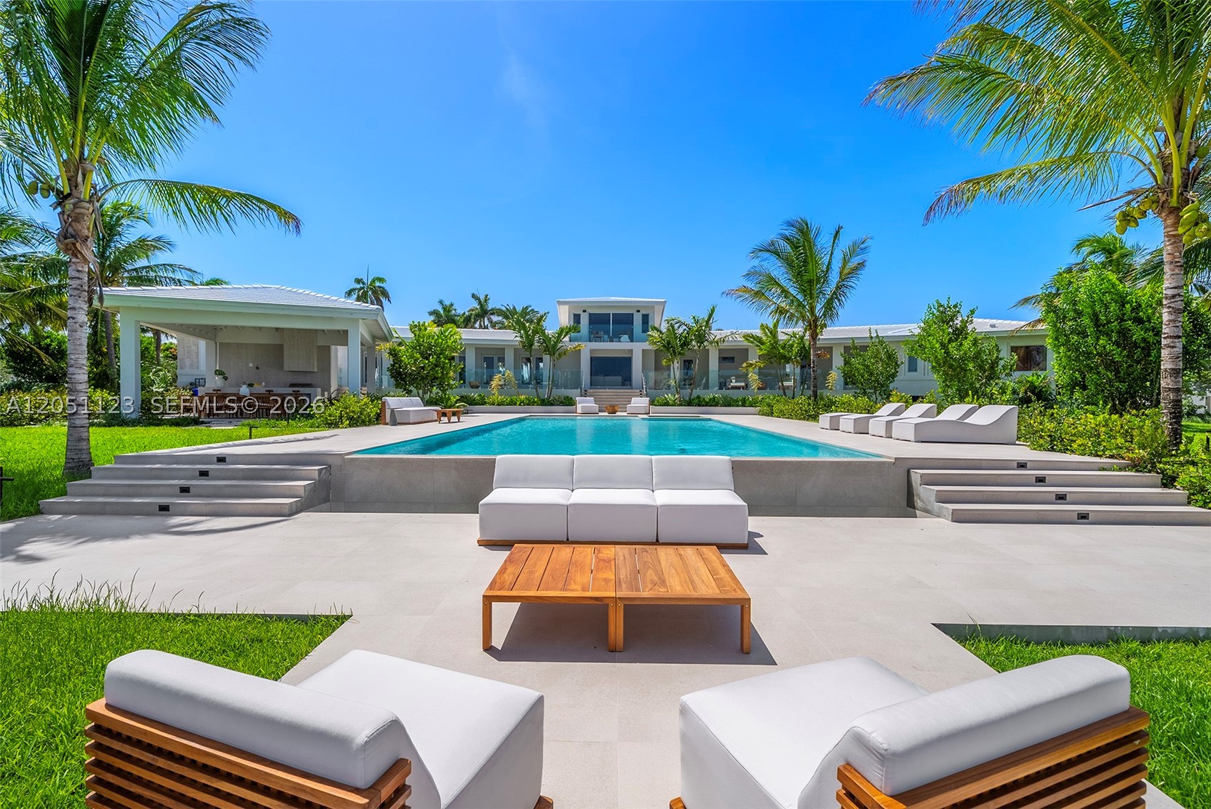HOLLYWOOD LAKES SECTION - Residential