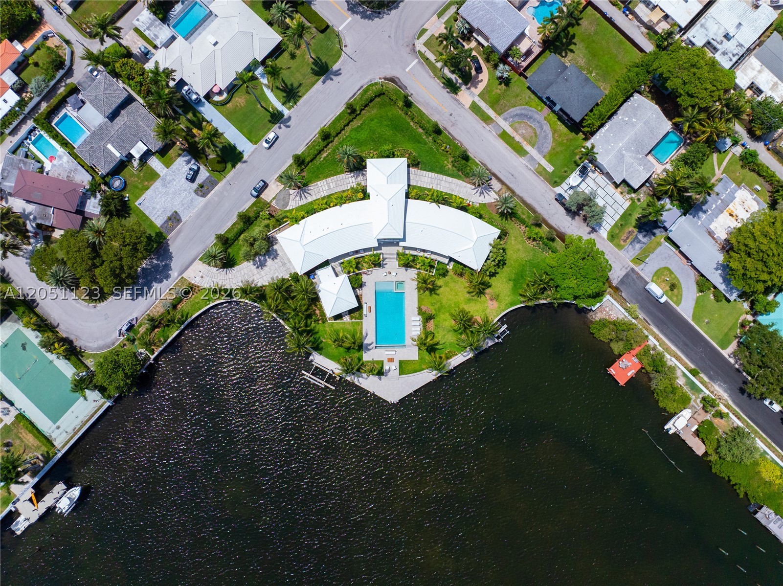 HOLLYWOOD LAKES SECTION - Residential