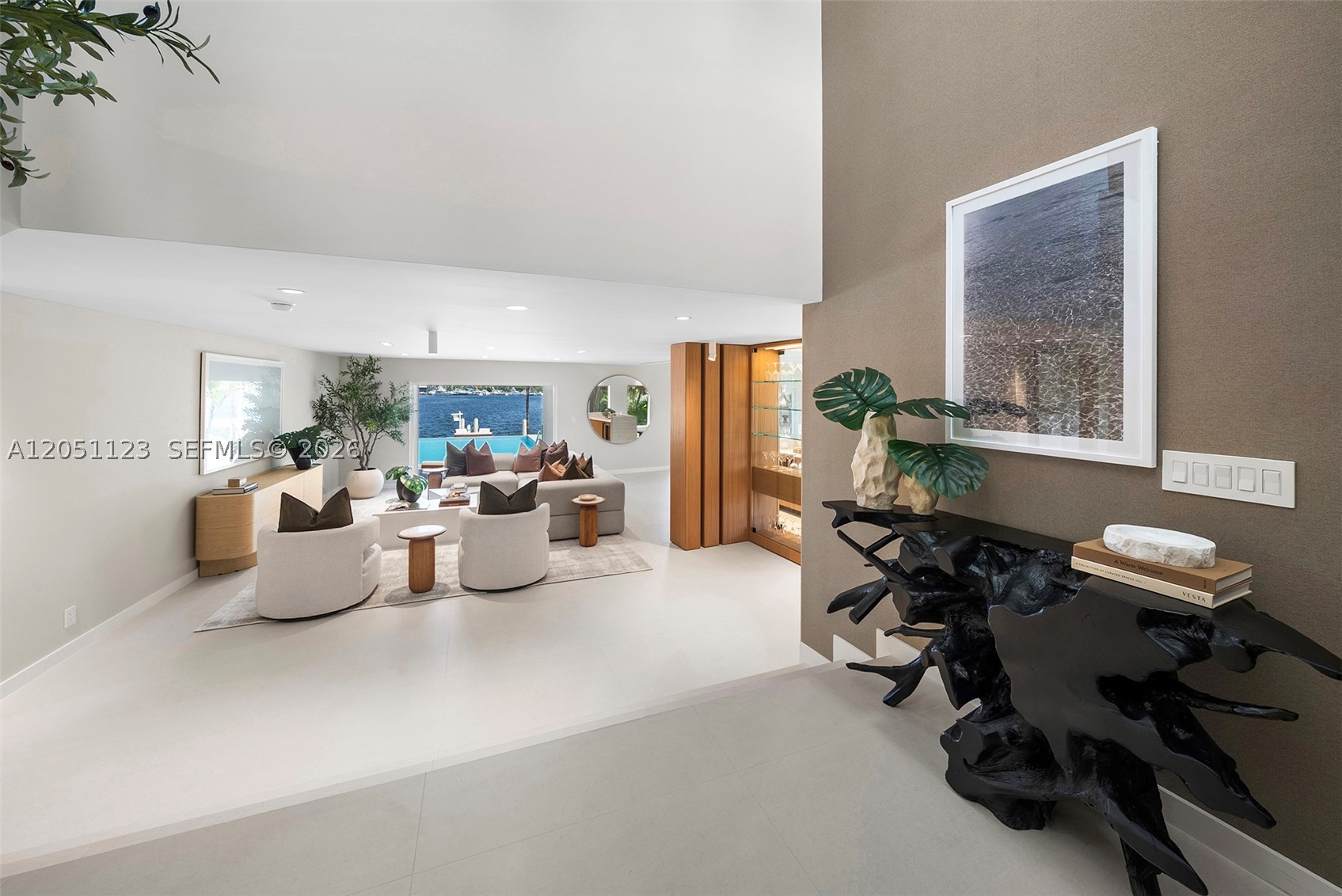 HOLLYWOOD LAKES SECTION - Residential