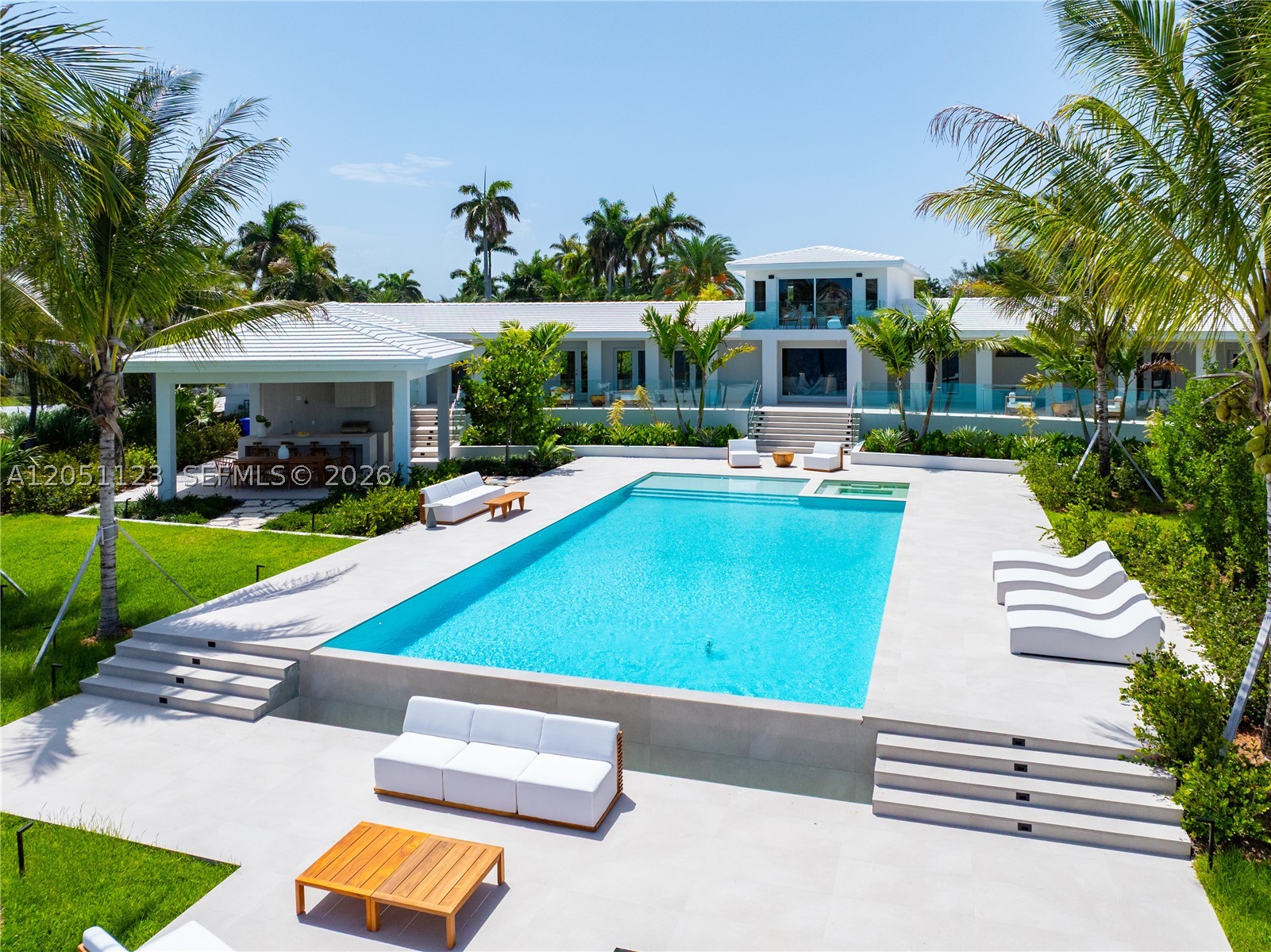 HOLLYWOOD LAKES SECTION - Residential