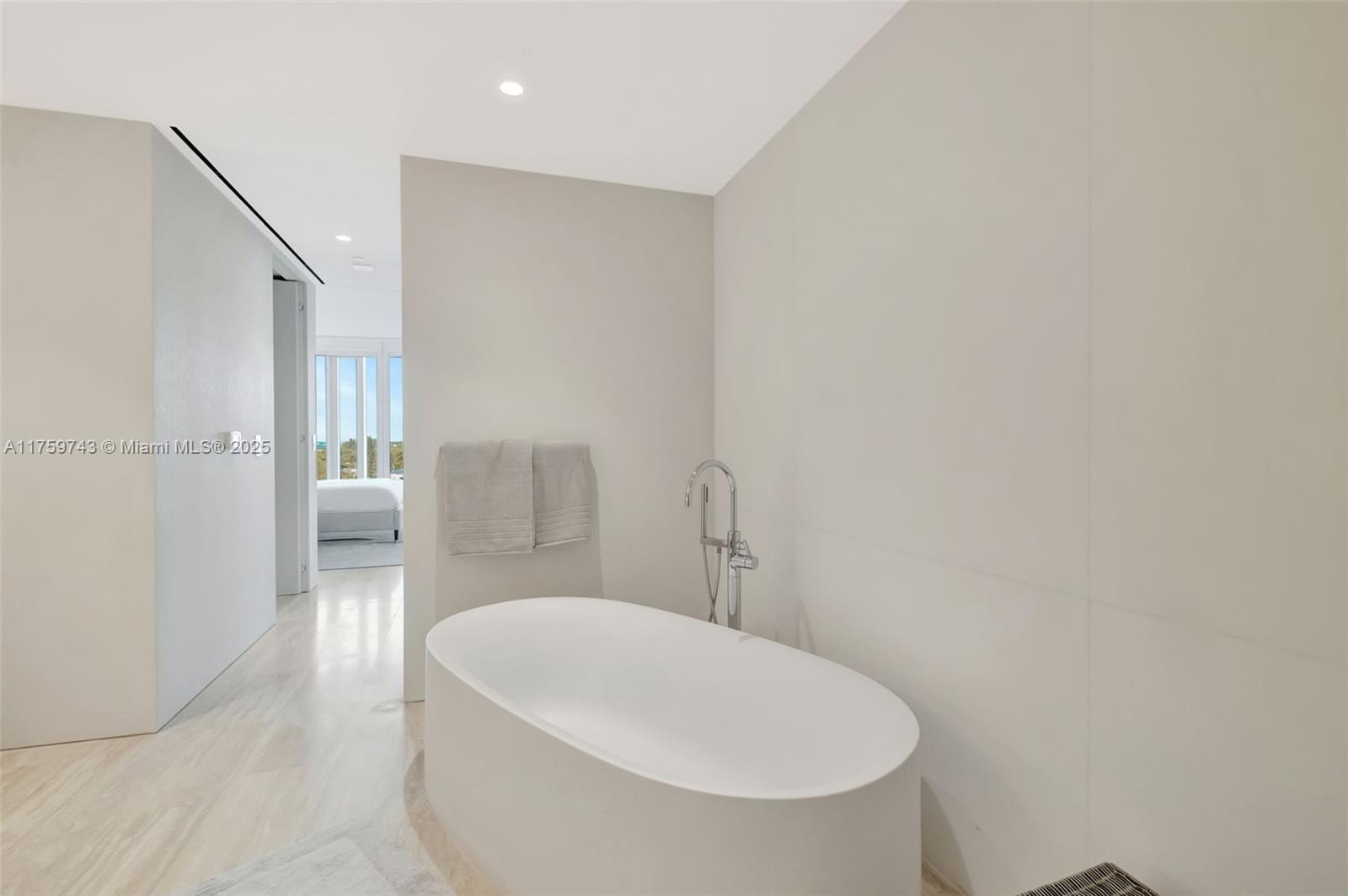 SURF CLUB CONDO - Residential