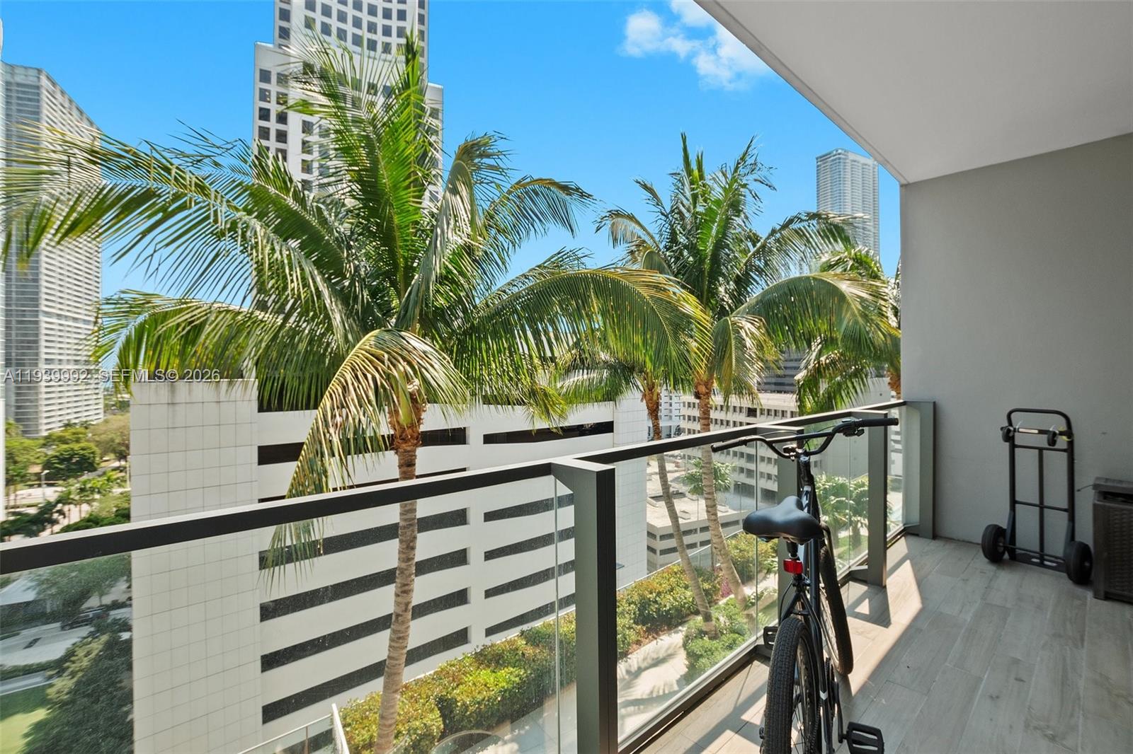 REACH CONDO - Residential