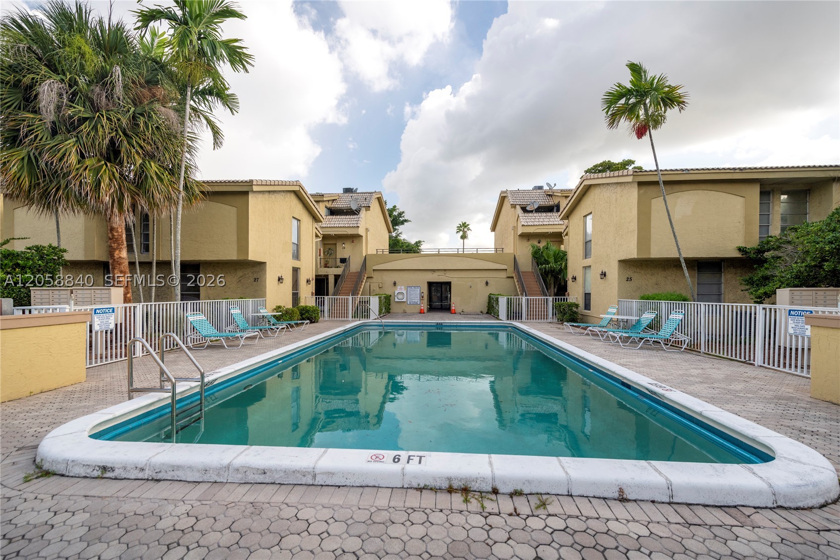 LAFAYETTE CONDO - Residential