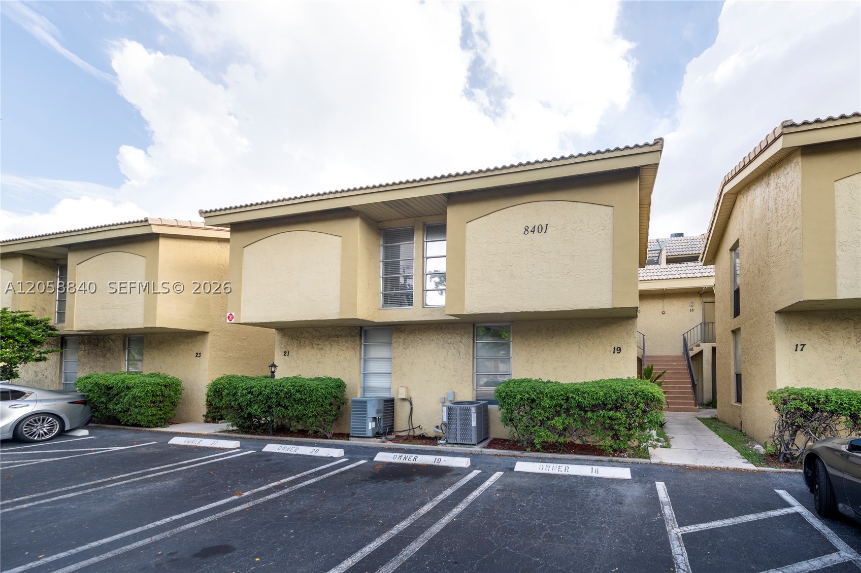 CONDO LOCATED IN CORAL SPRINGS, 2 BEDROOMS (2ND BEDROOM DOWNSTAIRS), 2 BAHTS; TILE THROGOUT LIVING AREA, LAMINATED FLOORS ON STAIRS & BEADROOMS, SPACIOUS KITCHEN, NO MICROWAVE,   THE REST OF THE APPLIANCES ARE IN GOOD CONDITION, PATIO DECK,  POOL IN THE COMMUNITY, 1 PARKING SPACE ASSIGNED & GUEST PARKING.  GREAT LOCATION COLSE TO SAWGRASS EXPRESSWAY, RESTAURANTS, HOSPITALS,  MOVIE THEATERS, IT CAN BE RENT AFTER CLOSING. GOOD INVESTMENT.