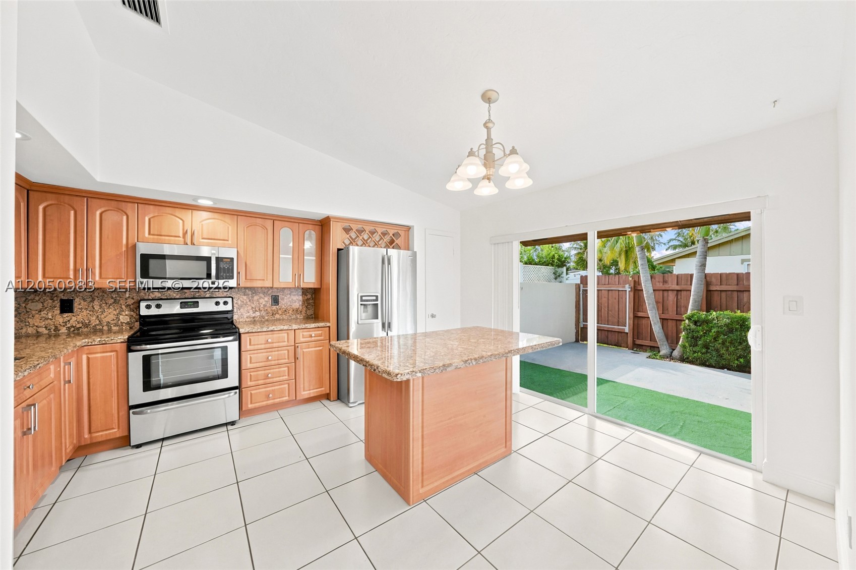 DEVON-AIRE VILLAS SEC 6 - Residential