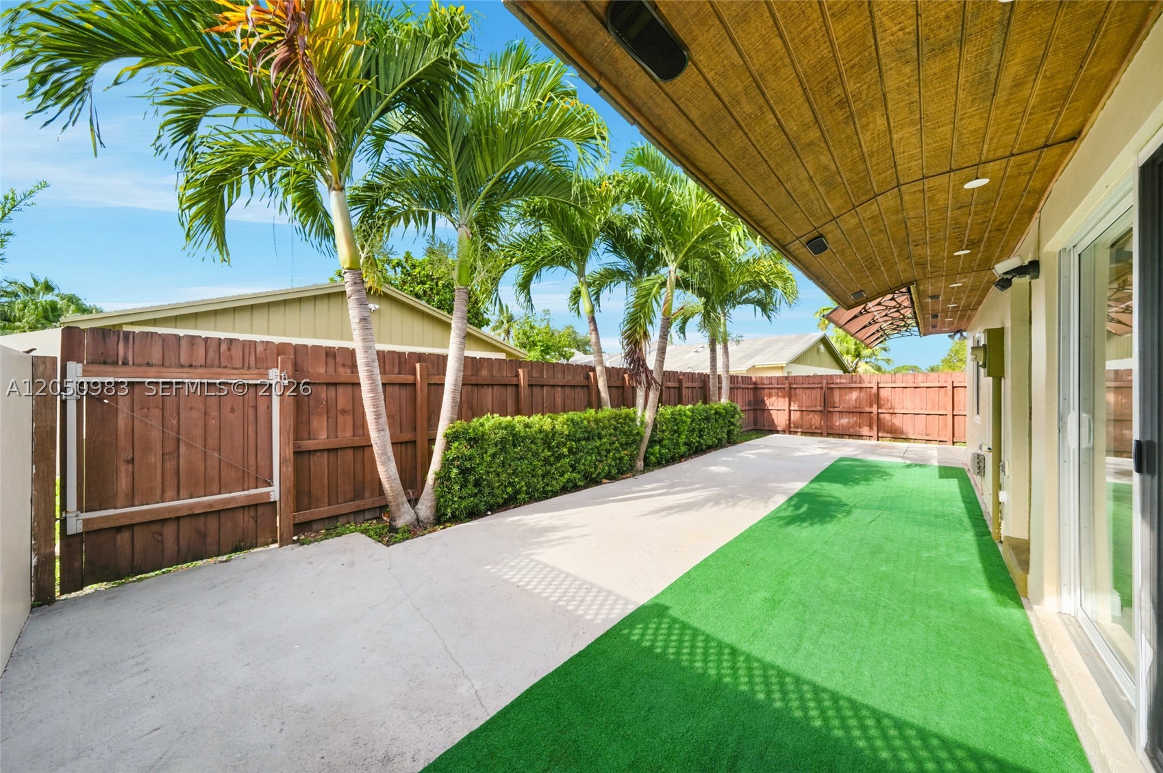 DEVON-AIRE VILLAS SEC 6 - Residential