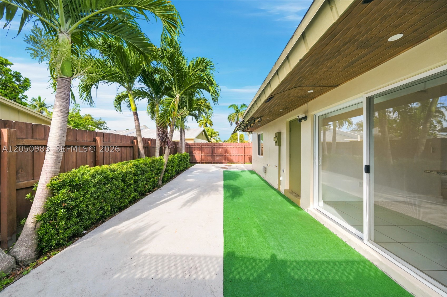 DEVON-AIRE VILLAS SEC 6 - Residential