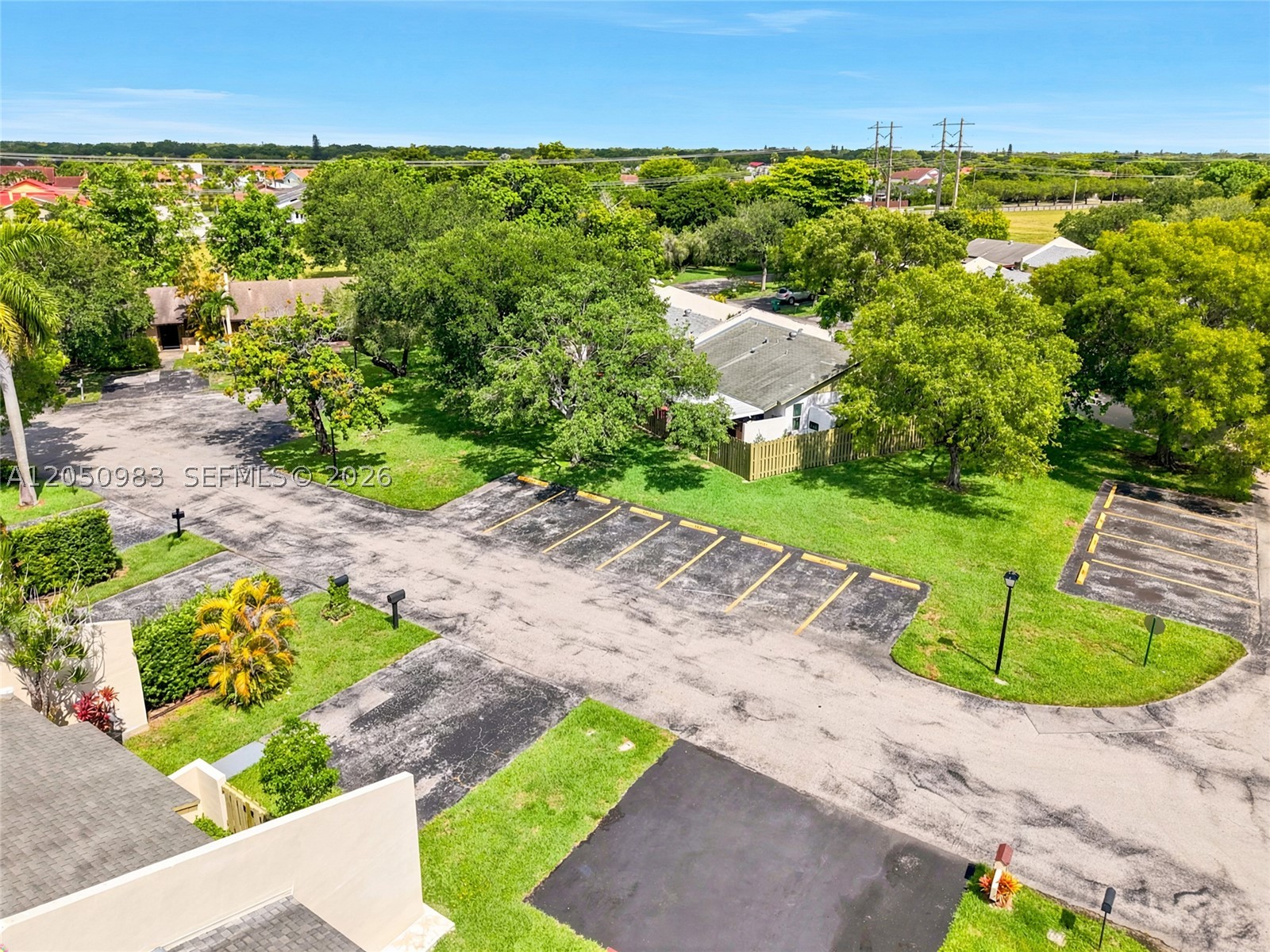 DEVON-AIRE VILLAS SEC 6 - Residential
