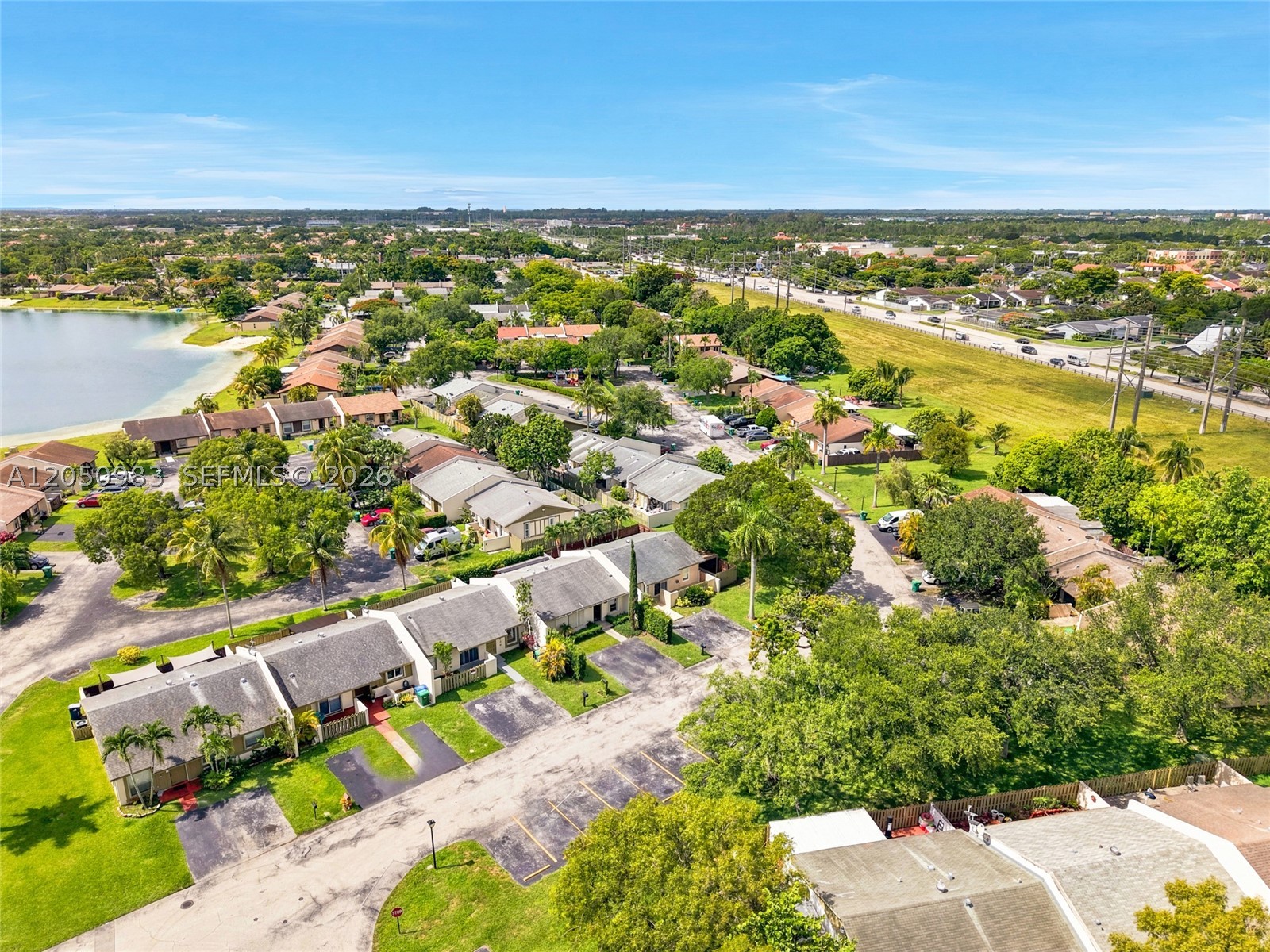 DEVON-AIRE VILLAS SEC 6 - Residential