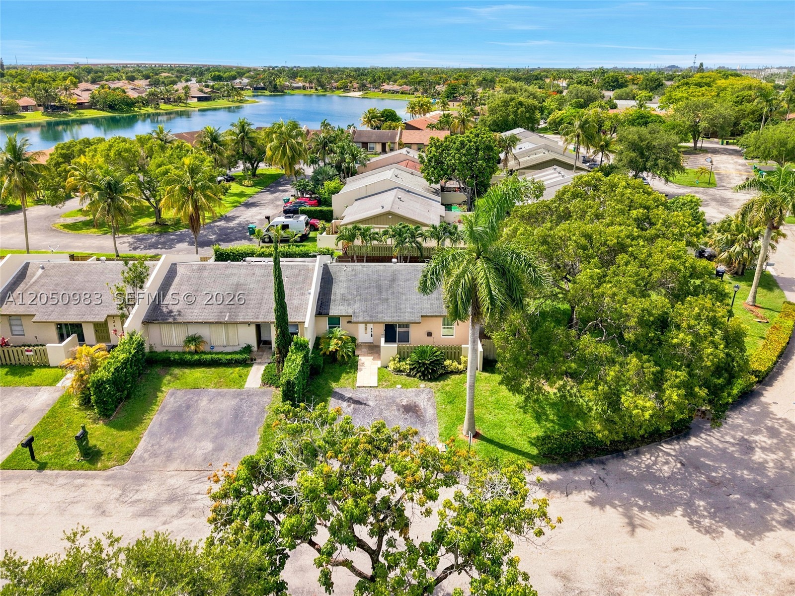 DEVON-AIRE VILLAS SEC 6 - Residential