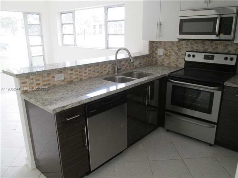 SANDPEBBLES TOWNHOUSE CON - Residential