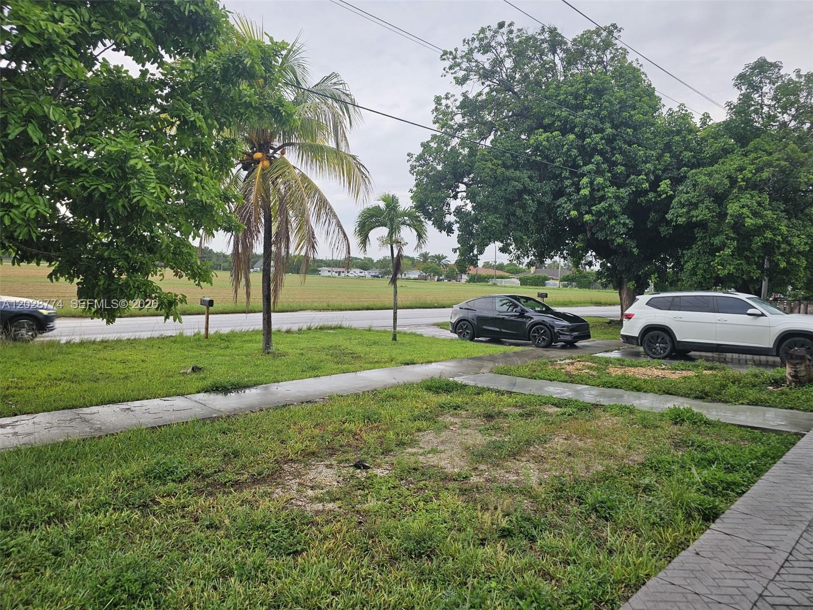 AVOCADO VILLAS - Residential Lease