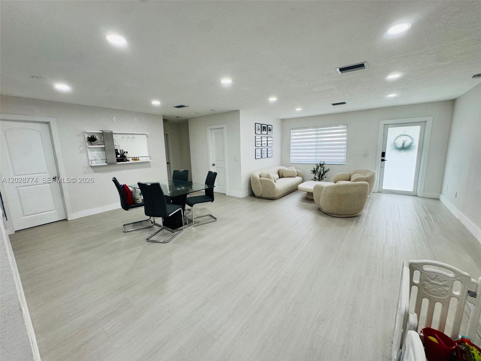AVOCADO VILLAS - Residential Lease