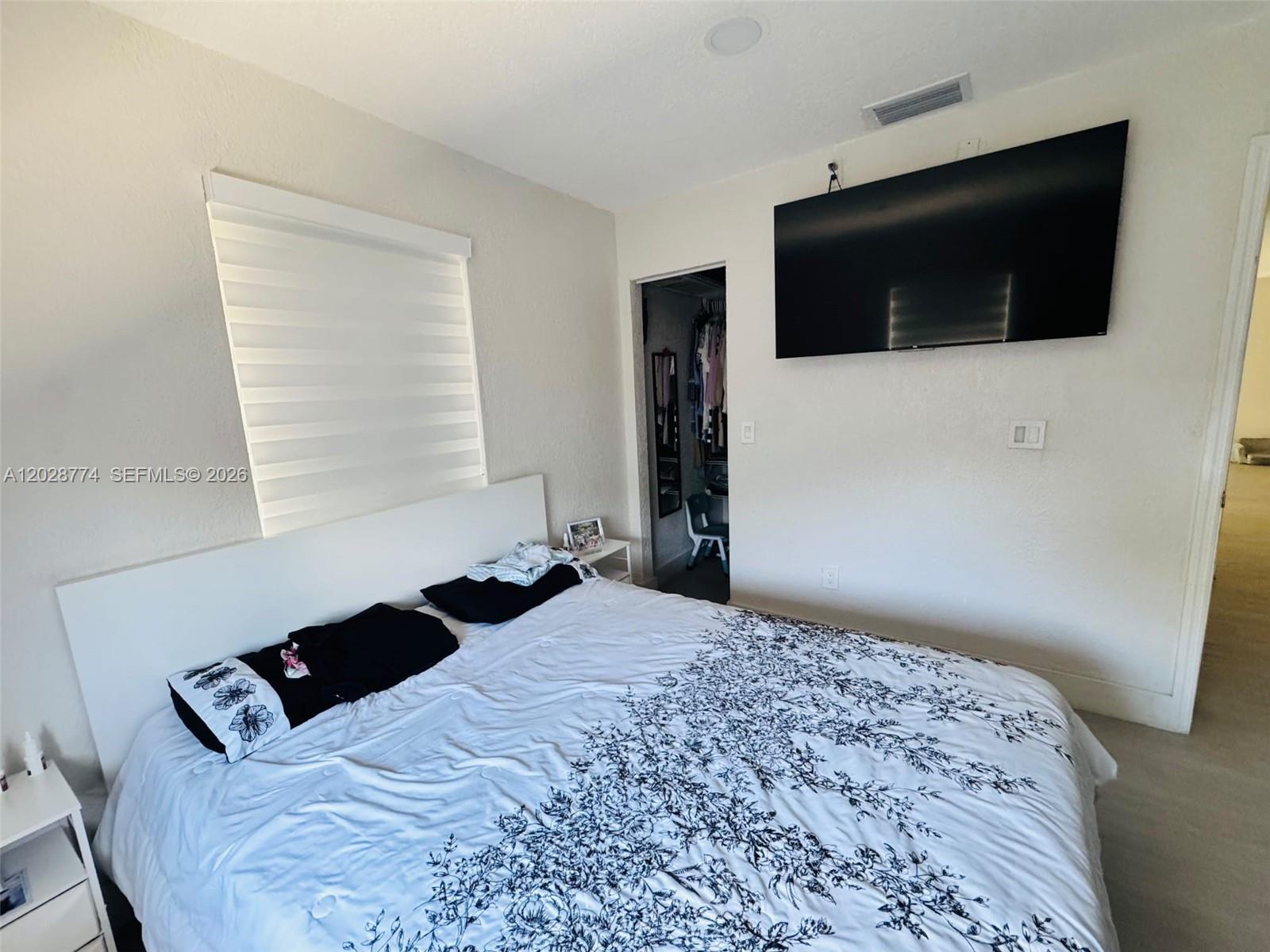 AVOCADO VILLAS - Residential Lease