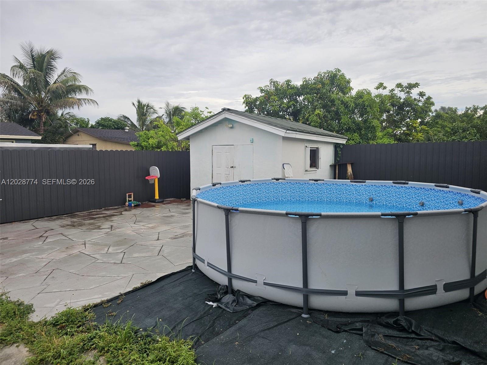 AVOCADO VILLAS - Residential Lease