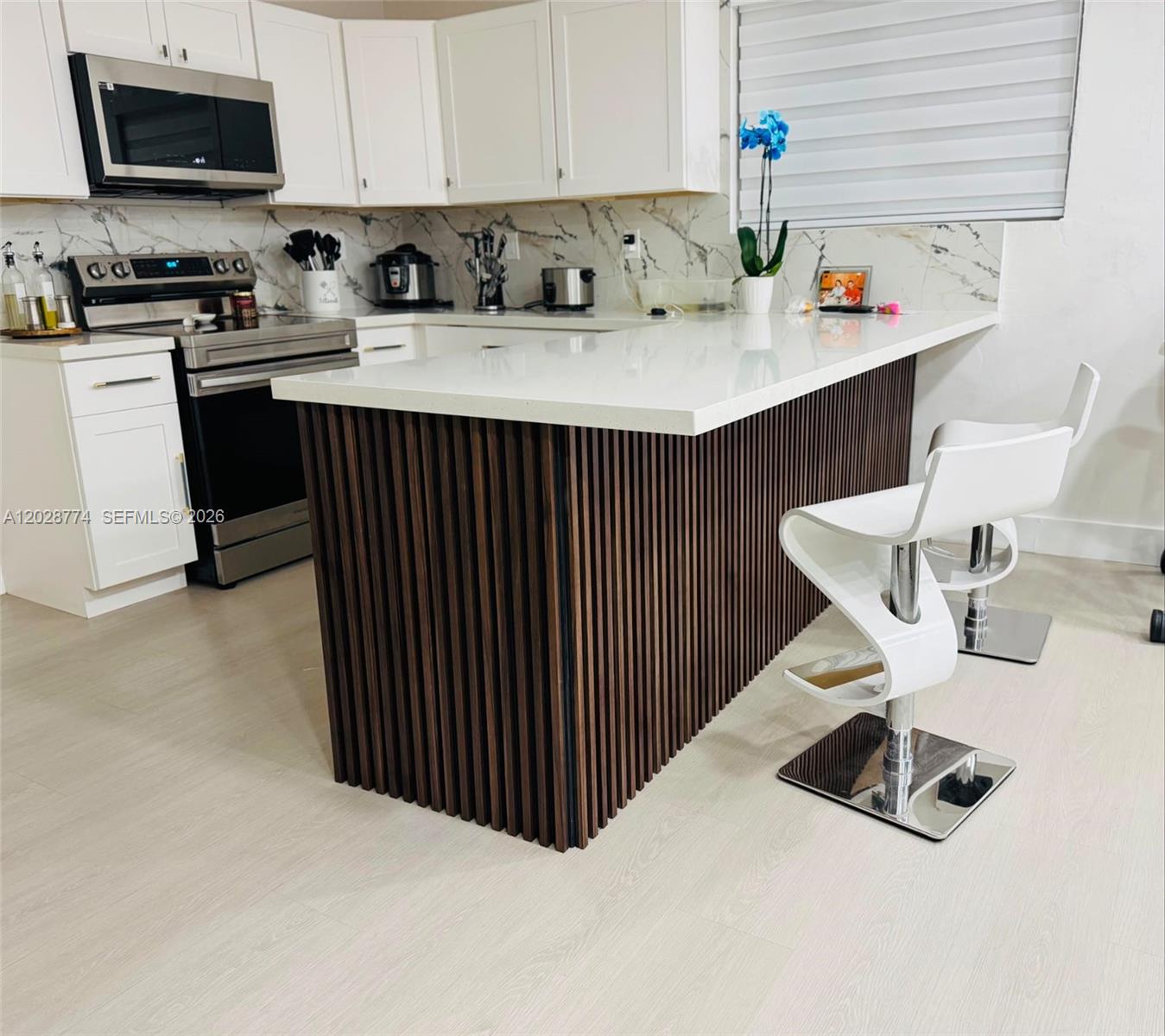 AVOCADO VILLAS - Residential Lease