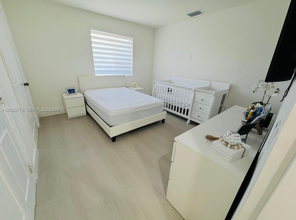 AVOCADO VILLAS - Residential Lease