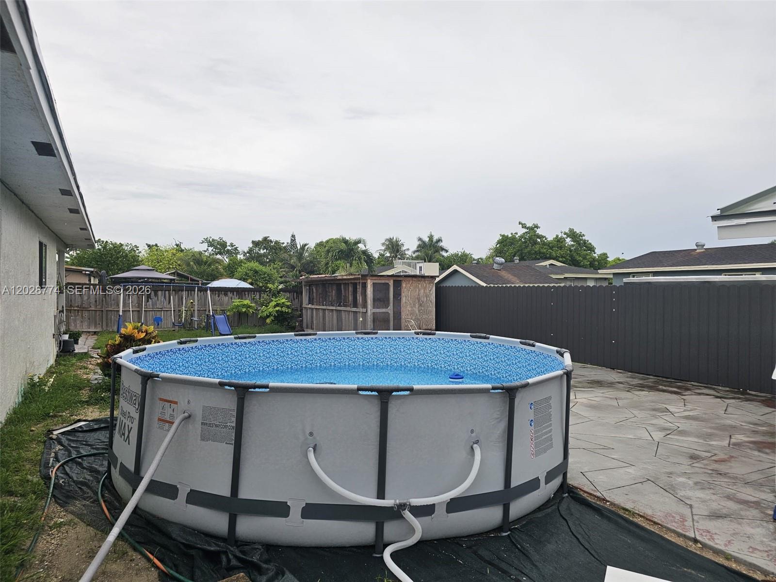 AVOCADO VILLAS - Residential Lease