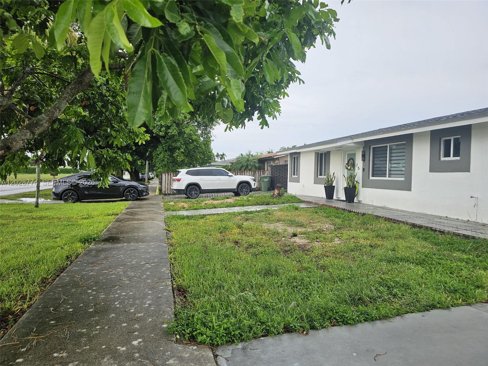 AVOCADO VILLAS - Residential Lease