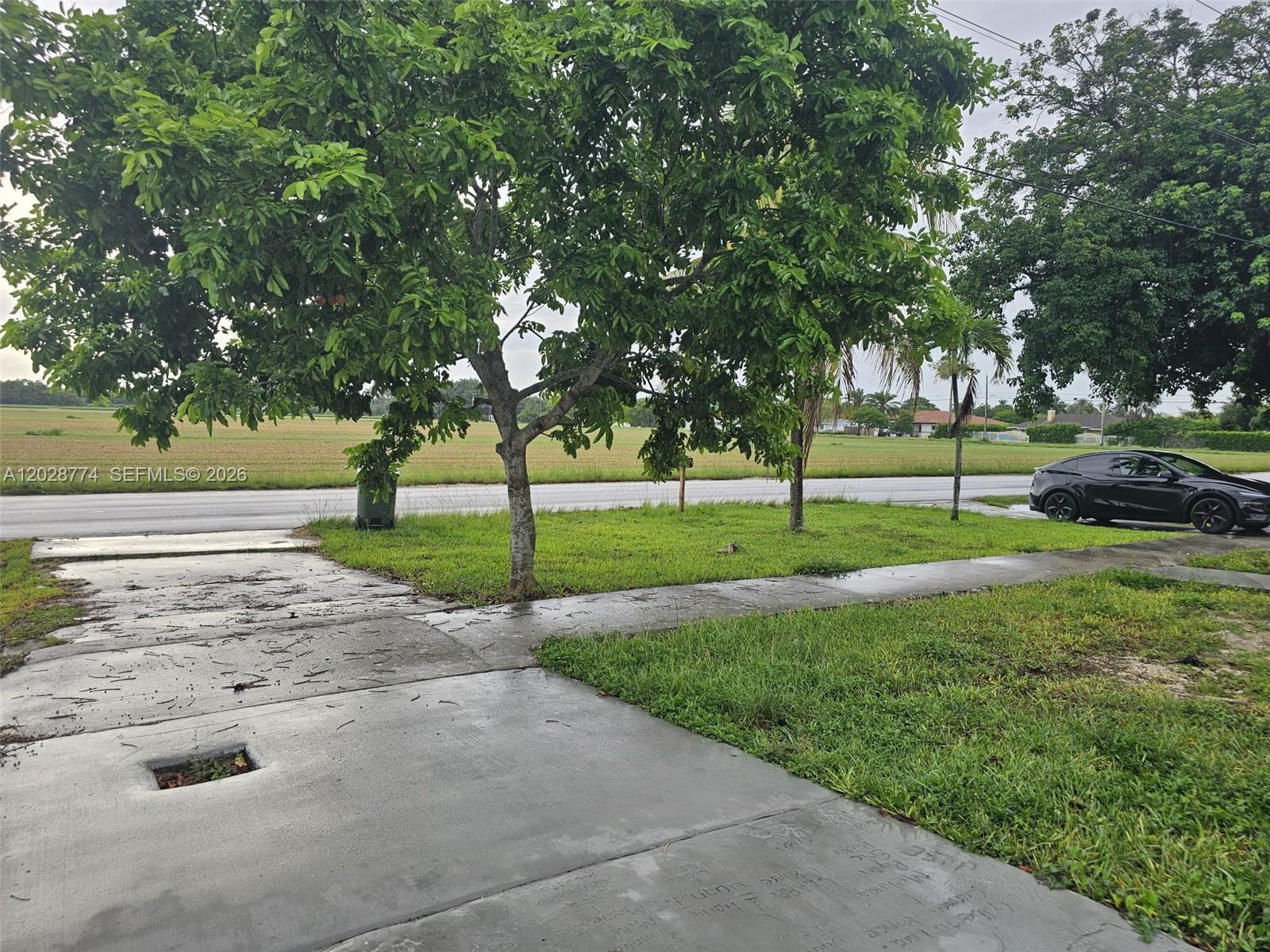 AVOCADO VILLAS - Residential Lease